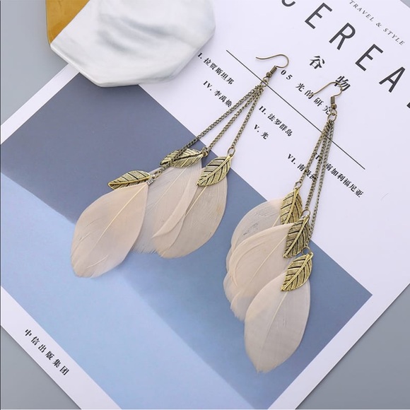 Jewelry - Feather Tasseled Chain Earrings